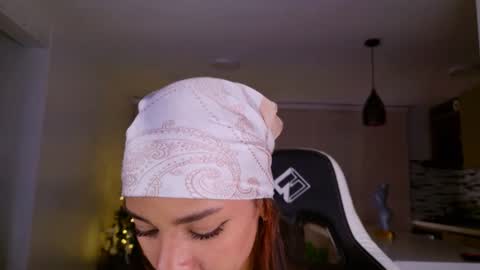 leah_cute3 online show from December 19, 4:19 am