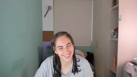 Snapshot of leah_sm chatting on January 23, 4:15 pm Laura online show from January 23, 4:15 pm