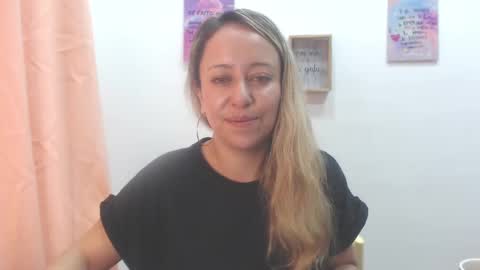 Snapshot of leah_susman chatting on February 9, 3:34 pm leah_susman online show from February 9, 3:34 pm