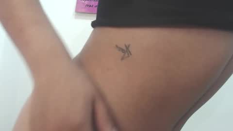 Snapshot of leah_susman chatting on February 26, 4:47 am leah_susman online show from February 26, 4:47 am