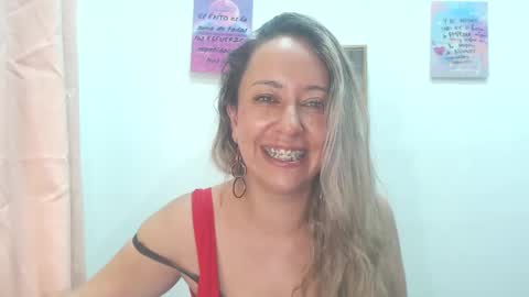 Snapshot of leah_susman chatting on March 5, 4:24 am leah_susman online show from March 5, 4:24 am