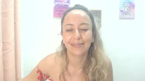 Snapshot of leah_susman chatting on March 7, 4:57 am leah_susman online show from March 7, 4:57 am