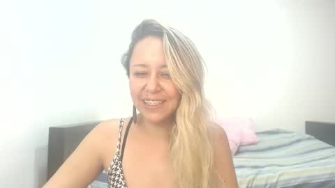 Snapshot of leah_susman chatting on October 24, 2:35 pm leah_susman online show from October 24, 2:35 pm