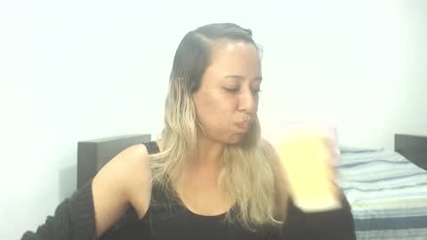 Snapshot of leah_susman chatting on November 1, 2:13 am leah_susman online show from November 1, 2:13 am