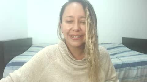 Snapshot of leah_susman chatting on December 16, 11:37 am leah_susman online show from December 16, 11:37 am