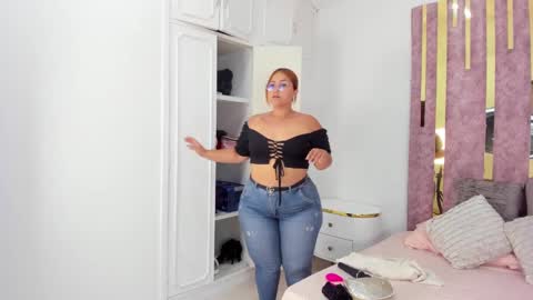 Leah  online show from January 14, 12:00 am