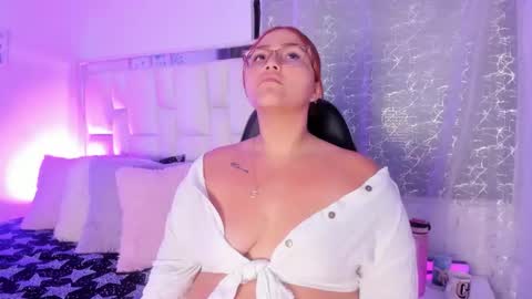 Leah  online show from April 28, 2:27 am