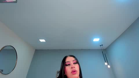 leahlombardi_ online show from October 13, 6:41 pm