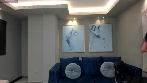 leahnovac online show from November 5, 11:10 am