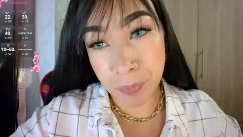 Snapshot of leahtemptation chatting on May 15, 11:01 pm leah online show from May 15, 11:01 pm