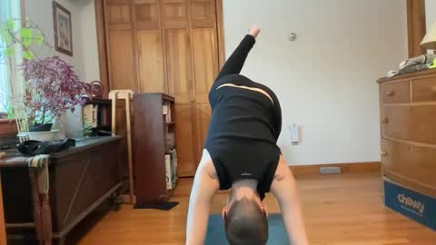 Lee online show from February 7, 9:15 pm