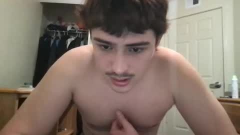 Snapshot of leakyboy9 chatting on November 12, 2:01 am Leaky Boy online show from November 12, 2:01 am