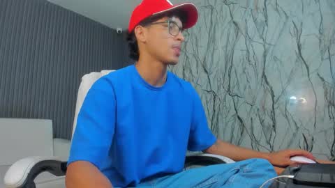 leam_1 online show from March 1, 2:57 am