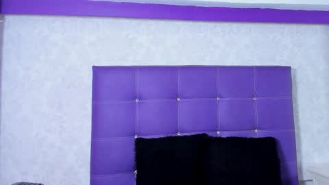 leamoreau__ online show from October 10, 12:15 pm