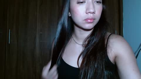 Snapshot of leanaalhub chatting on December 5, 6:10 am leanaalhub online show from December 5, 6:10 am