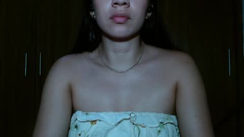 Snapshot of leanaalhub chatting on December 22, 6:06 am leanaalhub online show from December 22, 6:06 am