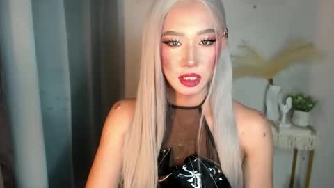 Miss Candy online show from June 6, 5:17 pm