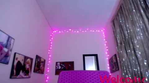 Leandra online show from February 19, 3:27 pm