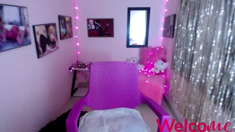 Leandra online show from February 25, 6:20 pm