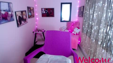 Leandra online show from February 26, 6:43 pm