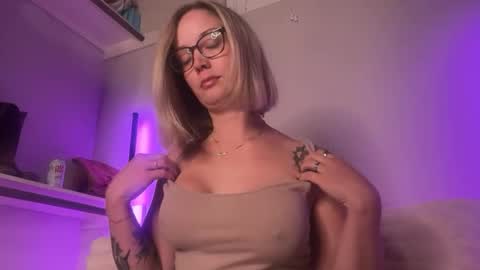 leanneluxecouple online show from October 8, 1:03 am