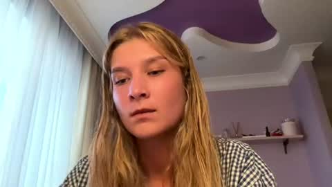 Snapshot of leantraugh chatting on June 17, 4:52 pm Taya online show from June 17, 4:52 pm