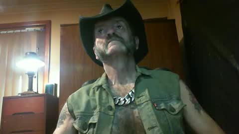 leathergreaser online show from March 25, 8:37 pm