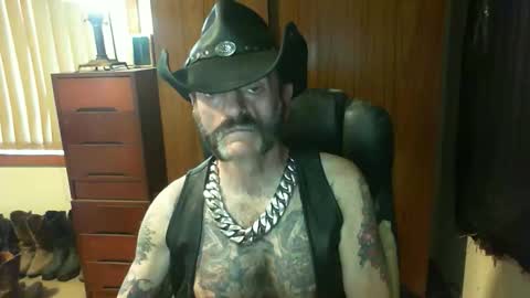 leathergreaser online show from March 29, 11:49 pm