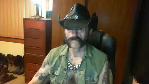 leathergreaser online show from March 31, 7:47 pm