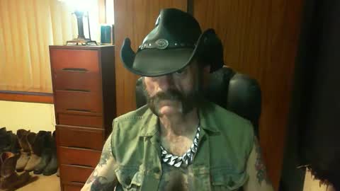leathergreaser online show from April 8, 7:52 am