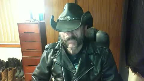leathergreaser online show from June 4, 9:21 pm