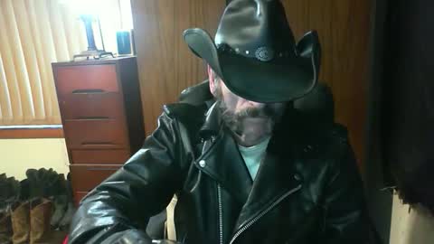 leathergreaser online show from June 7, 9:07 pm