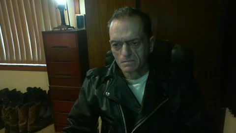 Snapshot of leathergreaser chatting on June 17, 10:21 pm leathergreaser online show from June 17, 10:21 pm