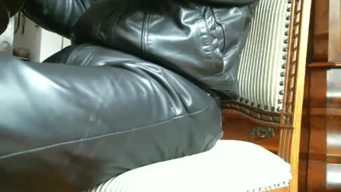 Leathermotocross online show from December 4, 1:20 pm