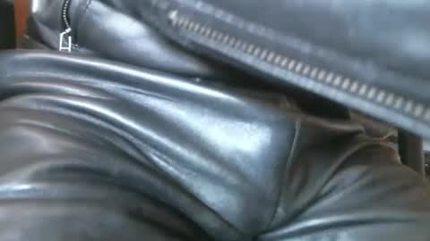 Snapshot of leathermotocross001 chatting on May 9, 5:51 pm Leathermotocross online show from May 9, 5:51 pm
