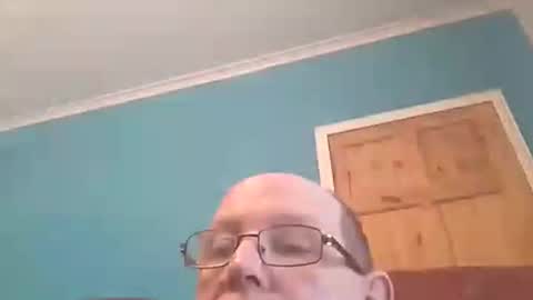 Snapshot of leatherpants68 chatting on November 8, 3:45 pm leatherpants68 online show from November 8, 3:45 pm