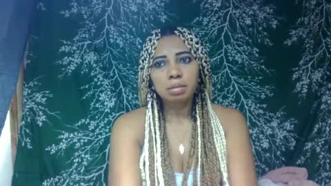 Snapshot of leatianaa chatting on July 4, 9:37 am leatianaa online show from July 4, 9:37 am