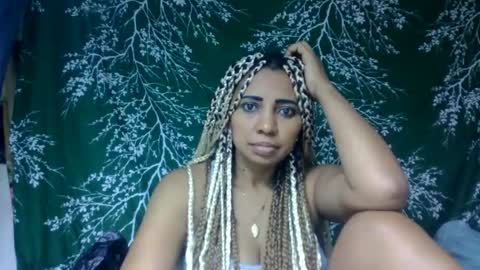 Snapshot of leatianaa chatting on July 5, 5:14 am leatianaa online show from July 5, 5:14 am