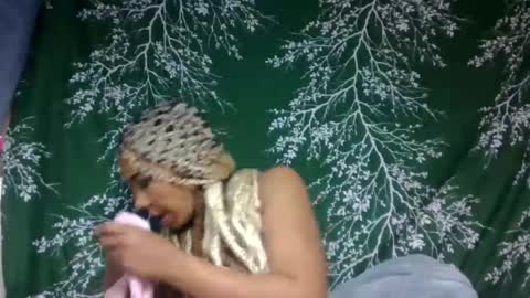 Snapshot of leatianaa chatting on July 6, 1:41 pm leatianaa online show from July 6, 1:41 pm