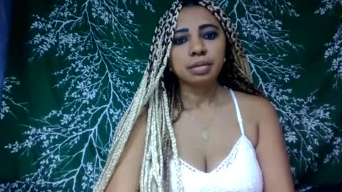 Snapshot of leatianaa chatting on July 16, 4:35 pm leatianaa online show from July 16, 4:35 pm
