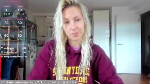 LeaVixx online show from November 4, 3:11 pm