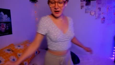 Ellie online show from November 16, 5:24 am