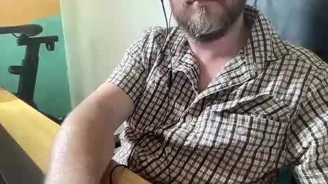 Snapshot of lee_8891 chatting on June 29, 10:26 am lee_8891 online show from June 29, 10:26 am