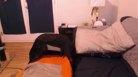 Snapshot of leeguy_hugedick chatting on November 4, 7:29 am Ebony DeafGuy online show from November 4, 7:29 am