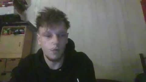 Snapshot of leemanz12 chatting on December 31, 10:26 am leemanz12 online show from December 31, 10:26 am