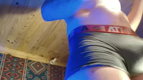 Snapshot of lefrancais33000 chatting on February 26, 10:31 pm Dliciousman online show from February 26, 10:31 pm