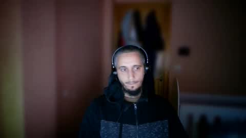 Snapshot of lefrenchiies chatting on November 17, 7:36 am lefrenchiies online show from November 17, 7:36 am