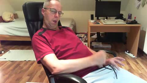 Dave online show from December 8, 12:18 am