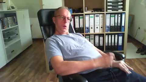 Dave online show from October 12, 8:35 am