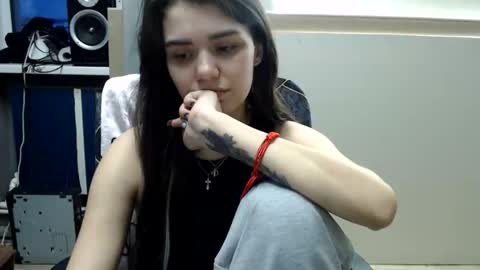 Liya online show from March 6, 2:46 pm